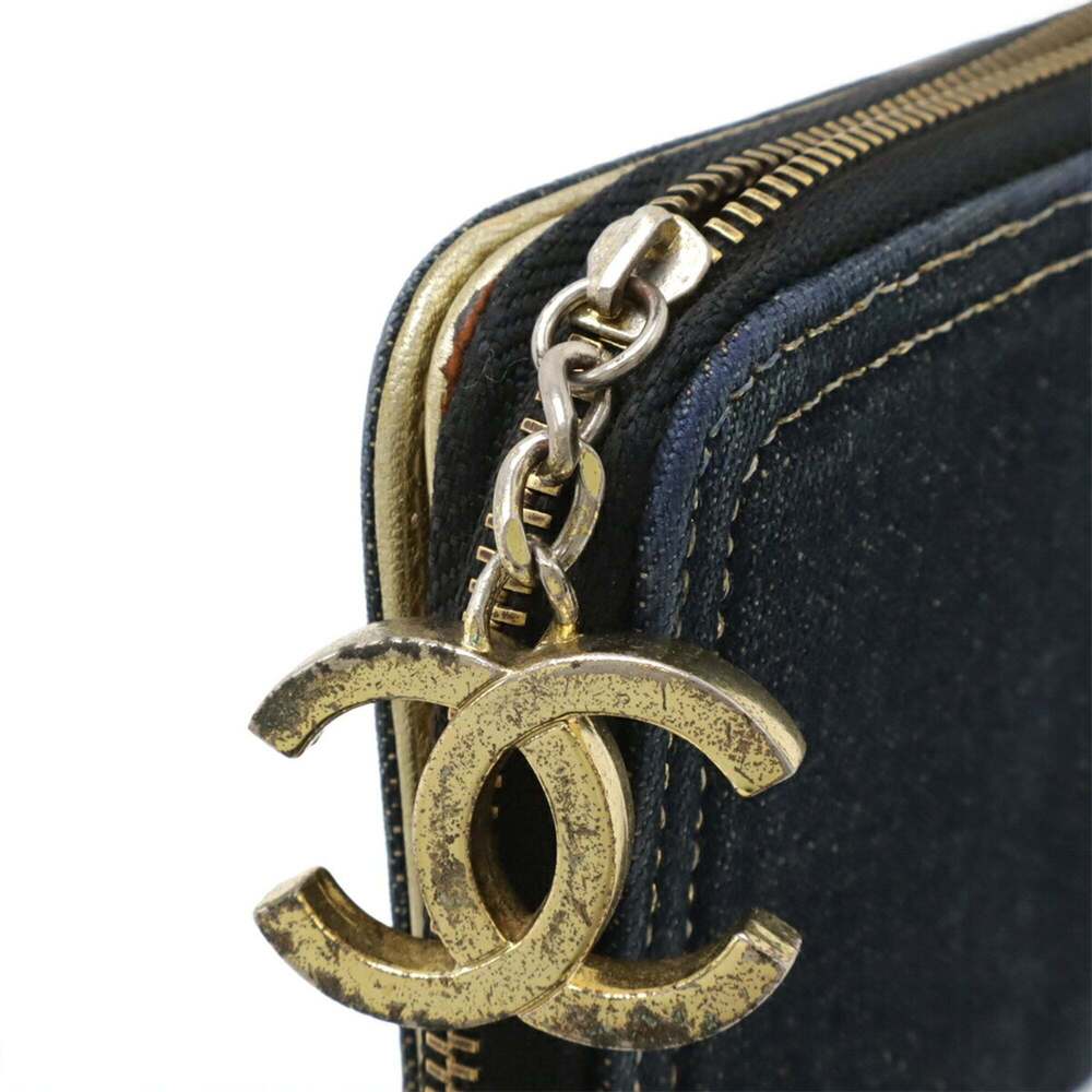 CHANEL Leather Logo Wallet - Picture 5 of 9